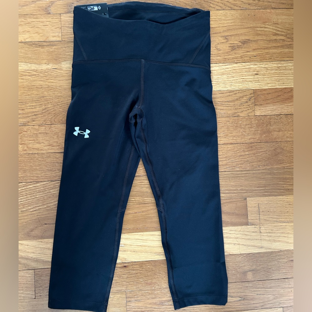 ✨Brand New✨ Underamour workout capris, Size XS
